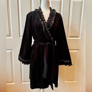 Betsey Johnson Intimates Black Ruffled Robe Size Large